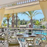 מלון Gran Oasis